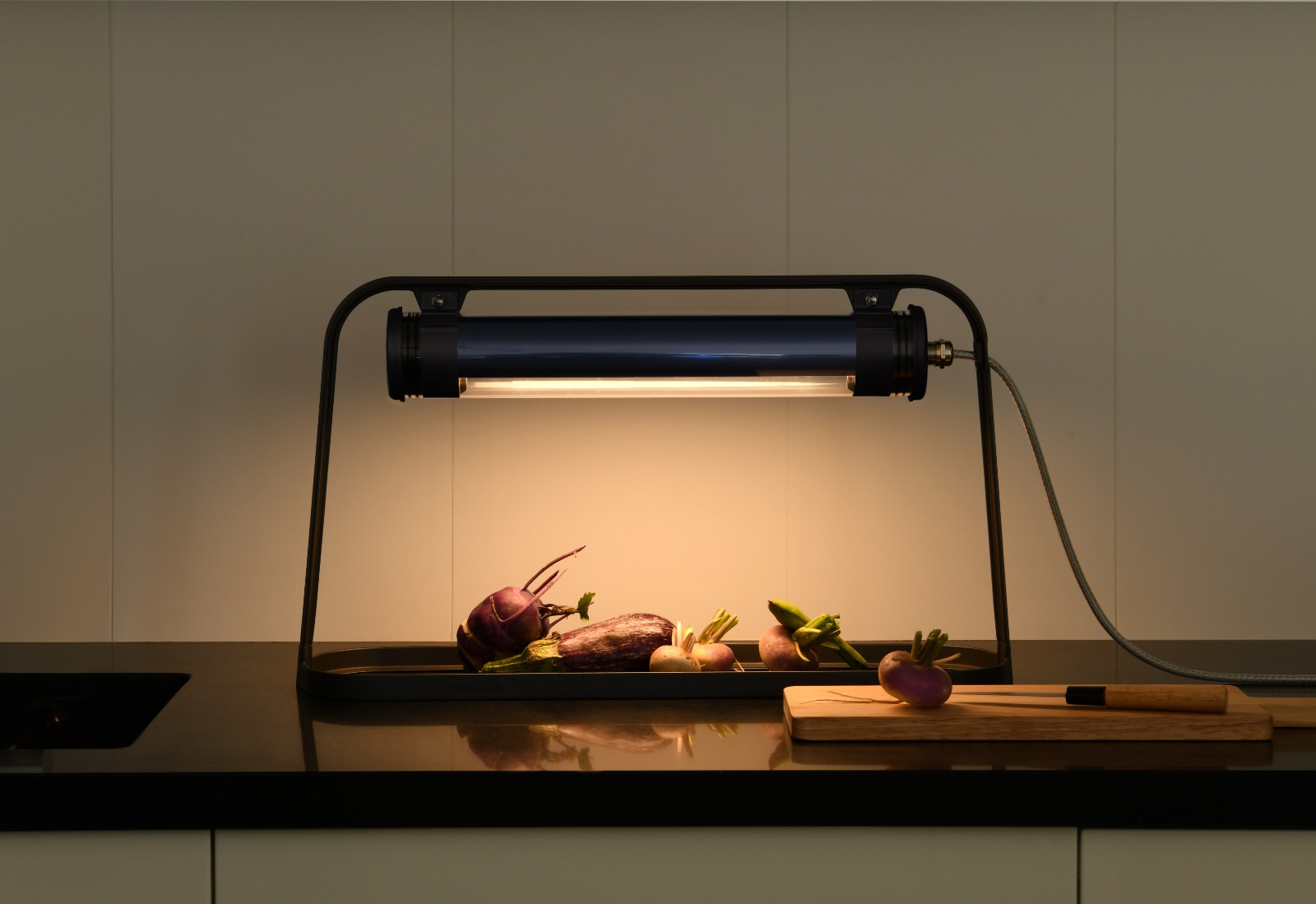 Design-Tischleuchte ASTRUP mit Acrylglasröhre und IP68, Bild 9