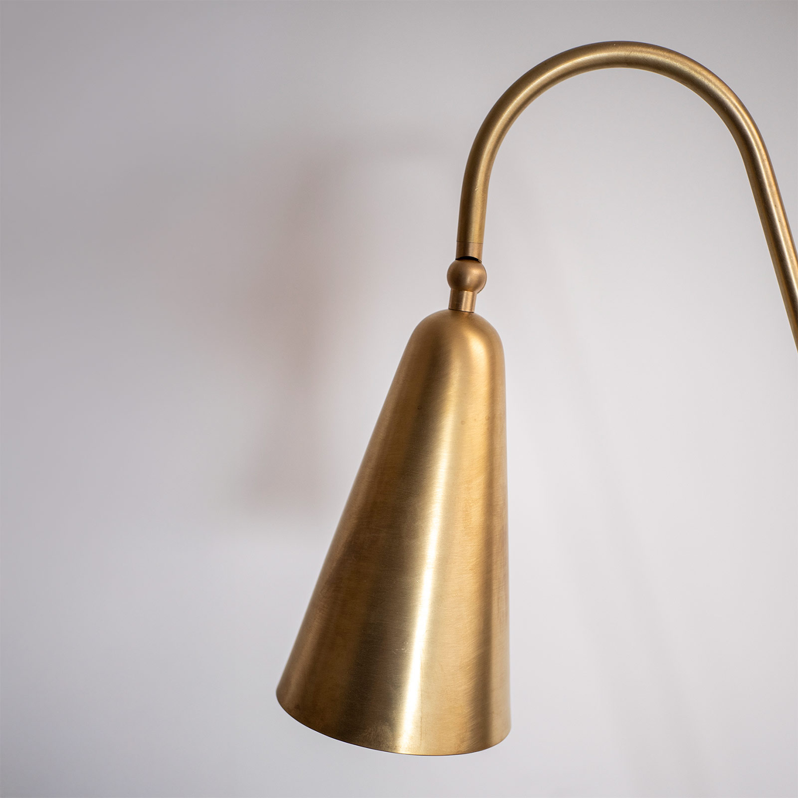 Brass Tripod Floor Lamp THINKERBELL, Fig. 5