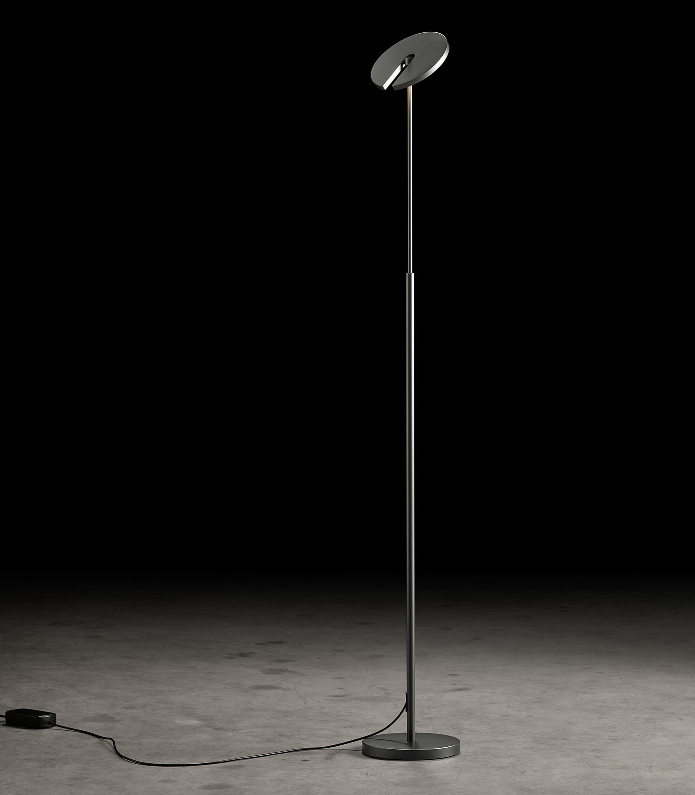 Floor Uplighter SUPERNOVA S/DTW with High-End LED: Hier in der Oberfläche Platin