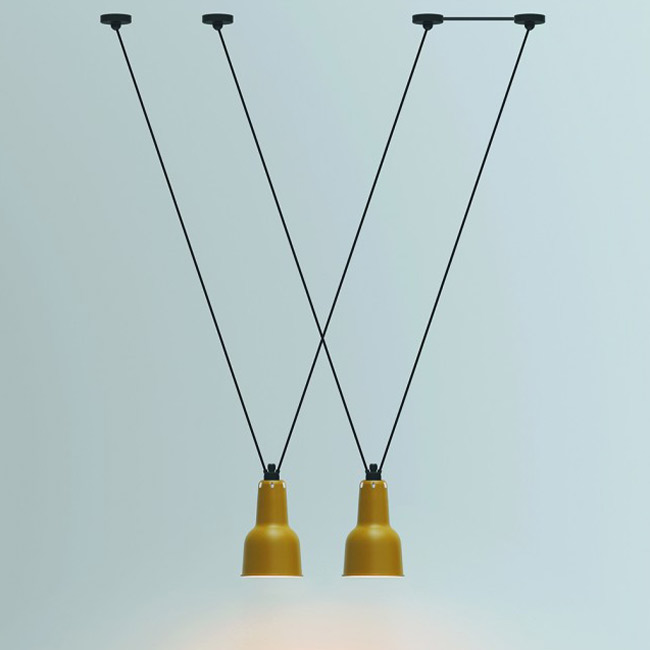 Les Acrobates de Gras: Suspension lamp N ° 323 CONIC XL: Kombination aus ZWEI Trapez-Hängeleuchten N° 323 mit Schirm-Typ „OCULISTE“ in senfgelb