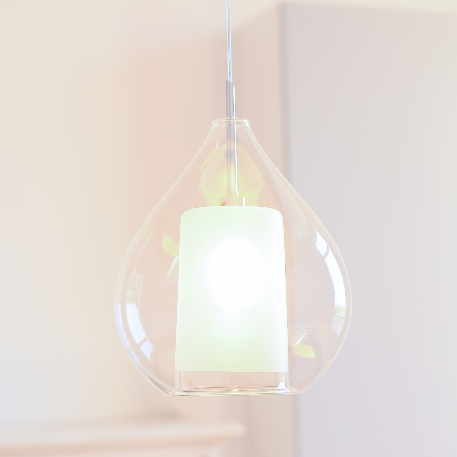 Schöne Glas-Pendelleuchte, klar oder opalweiß