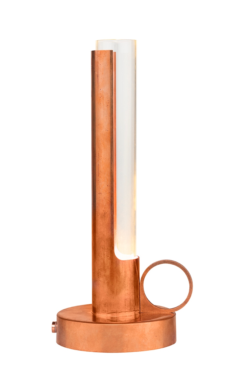 Portable Messing-Tischleuchte VISIR mit Akku: Handgearbeitet aus rohem Kupfer, Modell 1