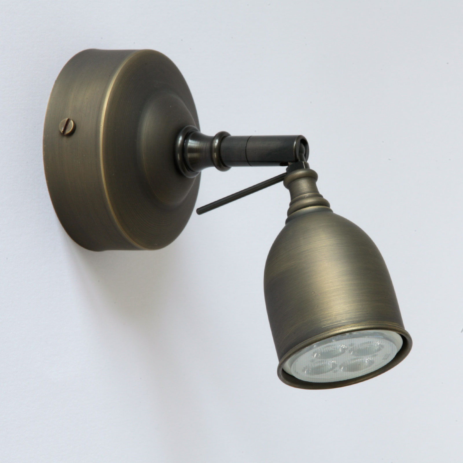 Kleiner Messing-Wandstrahler mit historischem Flair