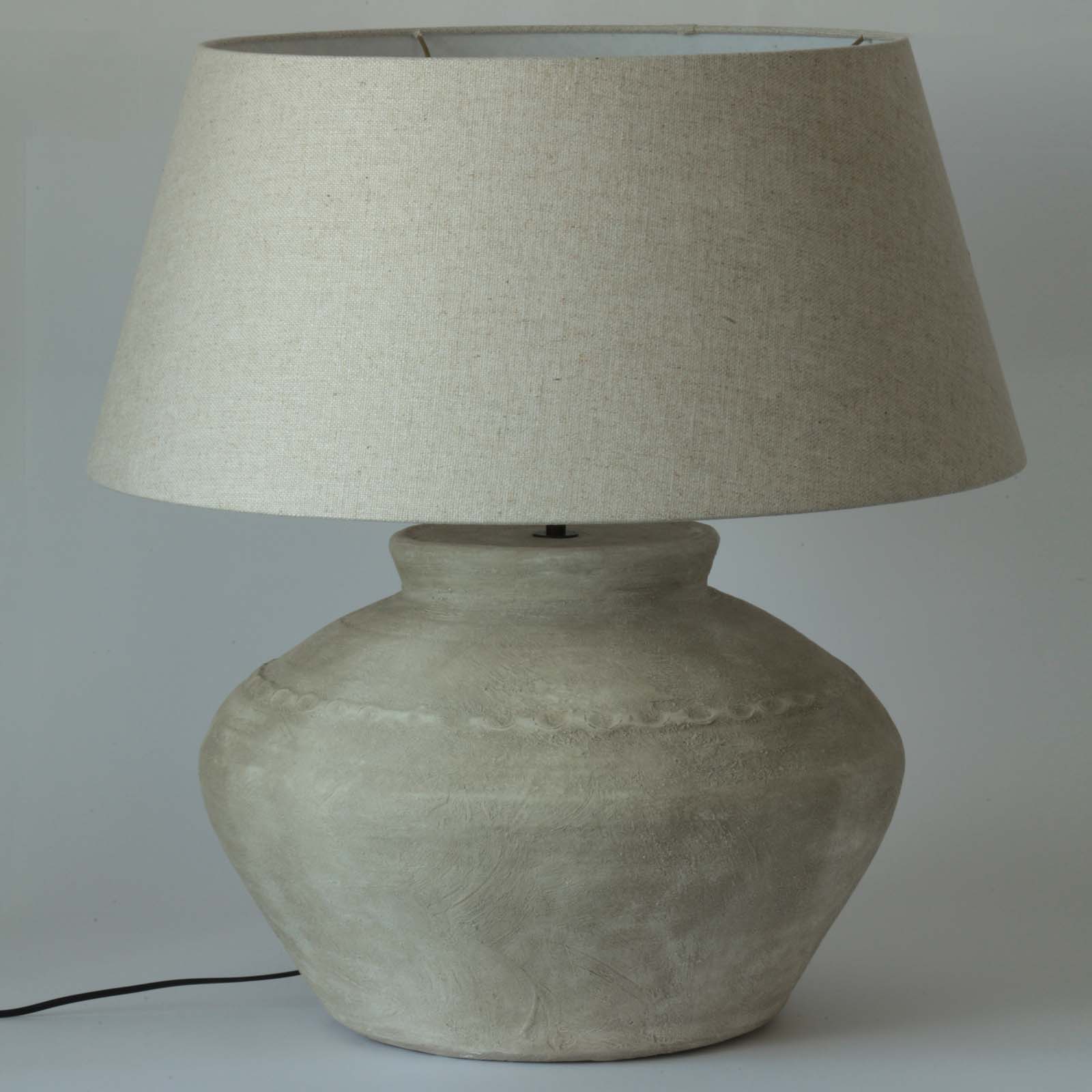 TONJO Voluminöse Stoffschirm-Tischleuchte Ø 60 cm, Bild 3
