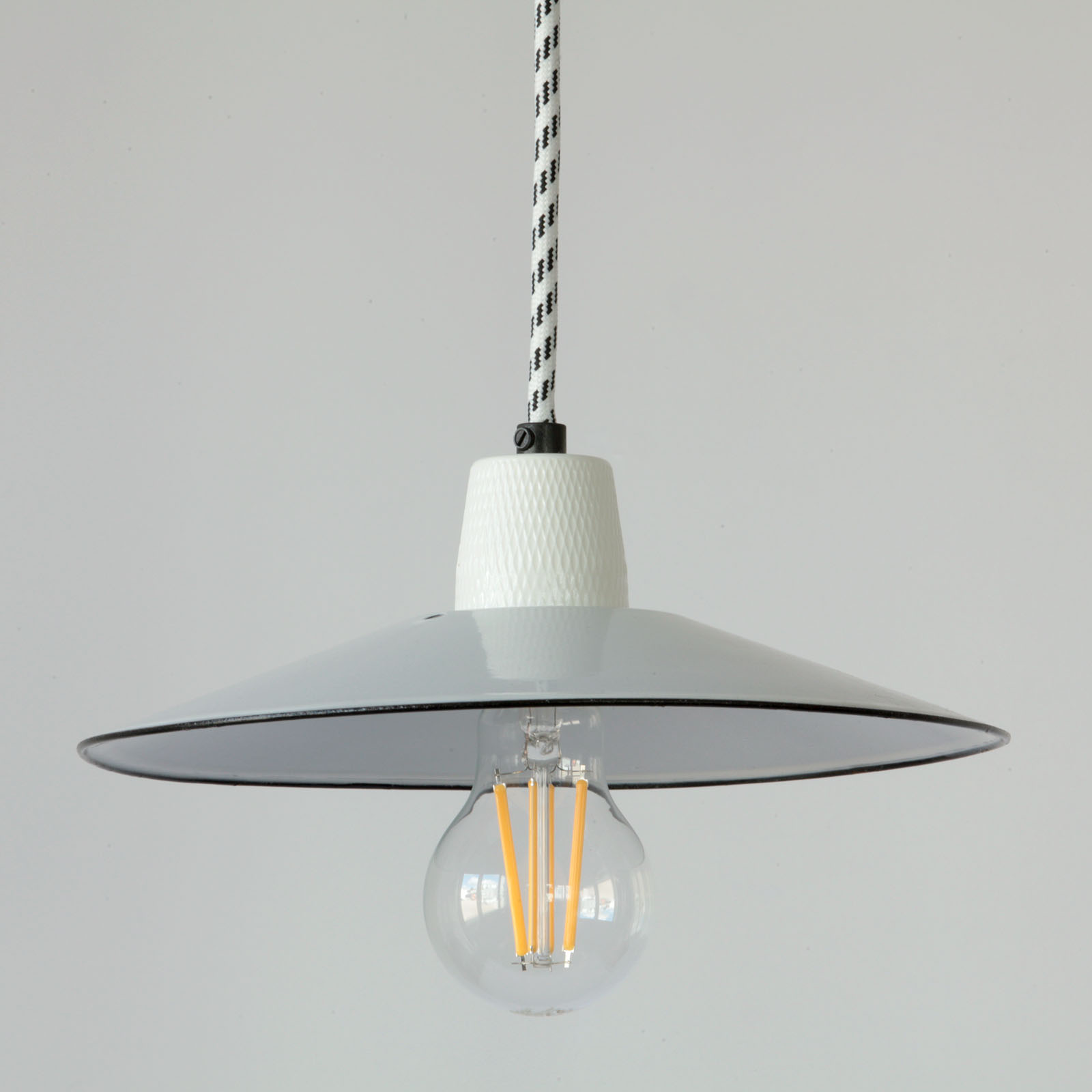 Unique Pieces with Antique Enamel Shades: Bonn Pendant Lamp 240 mm, Fig. 2