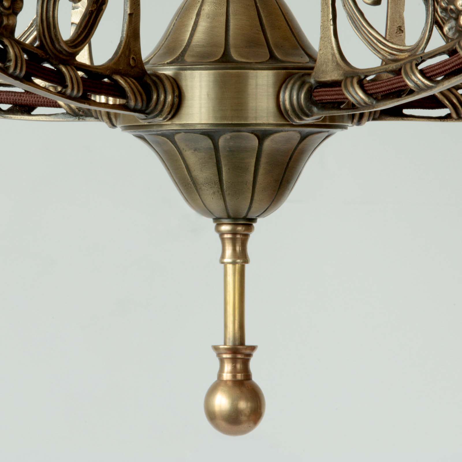 Five Arm Art Nouveau Chandelier with Opal Glass Shades: Antik handpatiniert (Altmessing)