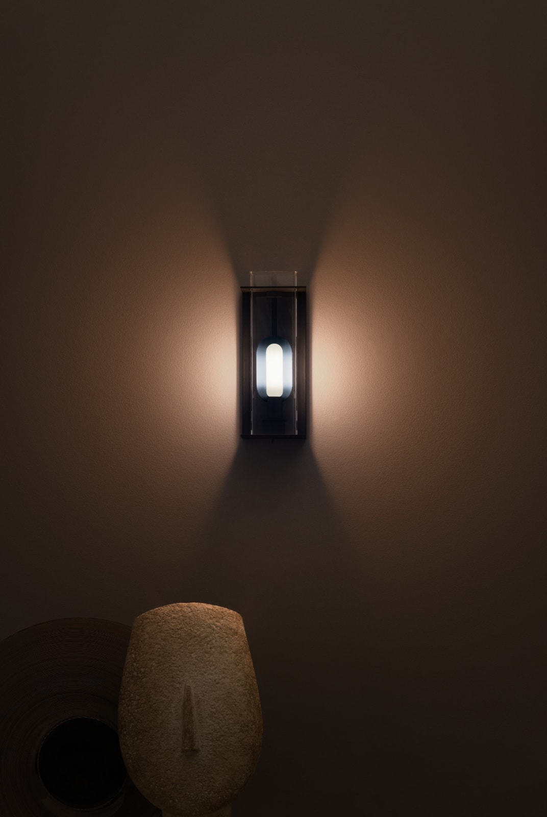 Kompakte Wandleuchte QUADRATUBE W2 mit farbigem Reflektor, Bild 4