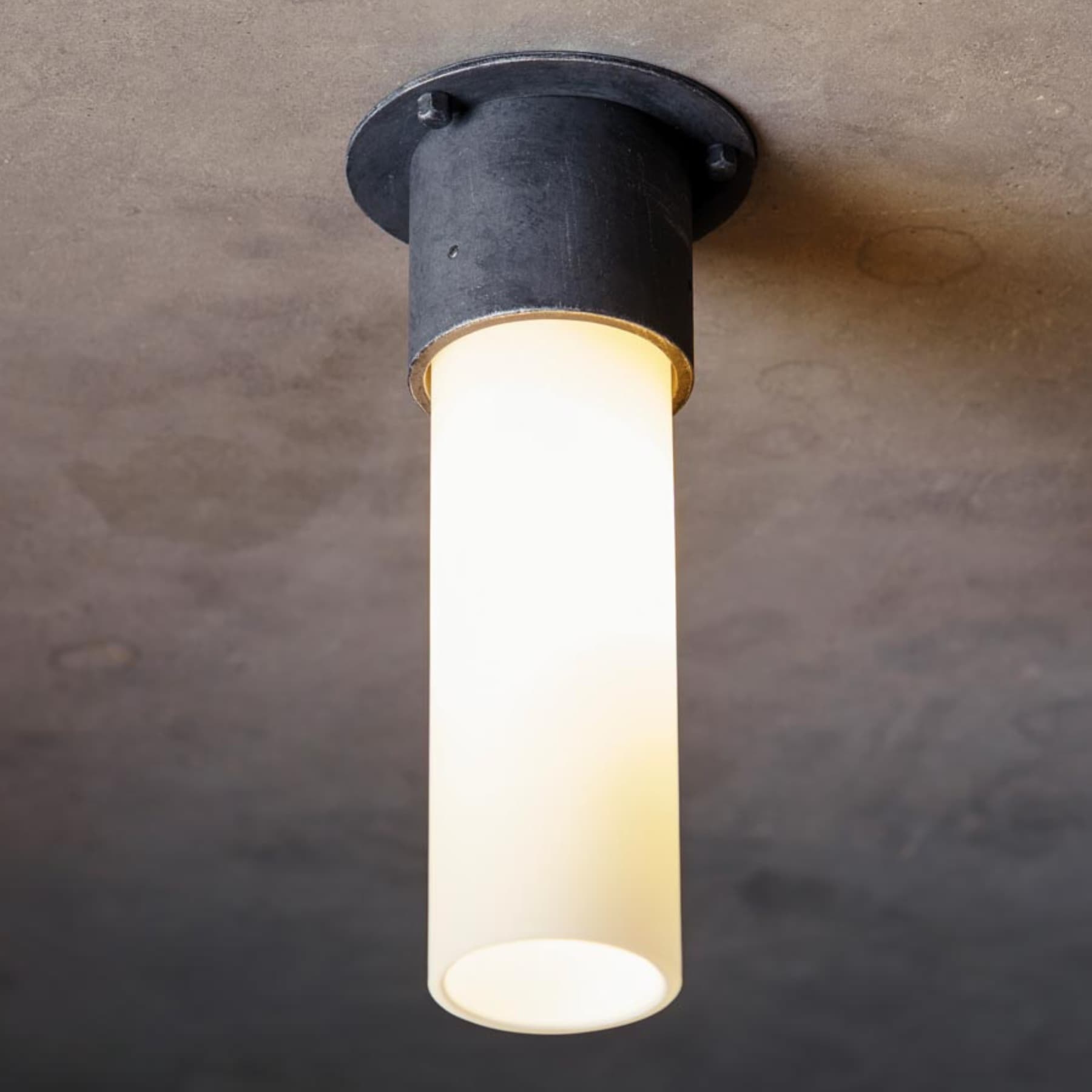Solid glass cylinder ceiling light DE2675