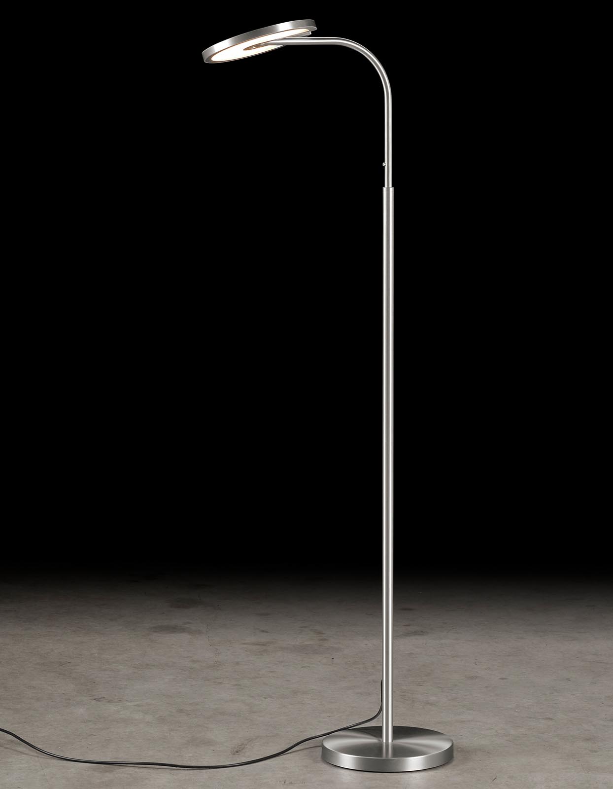 Versatile Reading Floor Lamp VINCE S with Powerful LED Light Source: Hier in der Oberfläche Aluminium matt