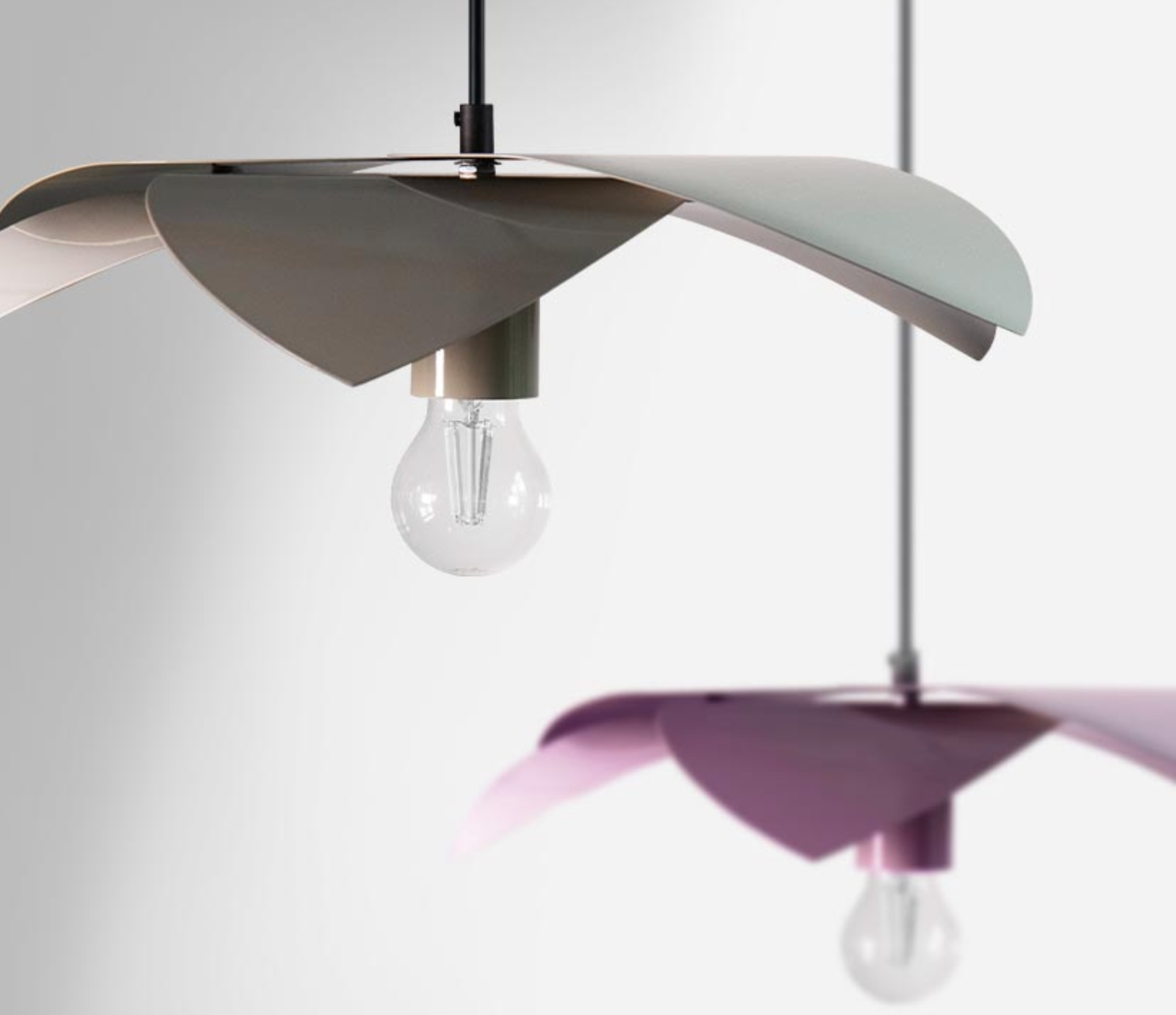 Design-Hängeleuchte mit gestaffeltem Schirm LEAF: Die einzelnen Blütenblätter des Schirmes können in unterschiedlichen RAL Classic Farben beschichtet werden.  Hier RAL 7032, 7044, 9002 sowie RAL 4005, 4009, 5007