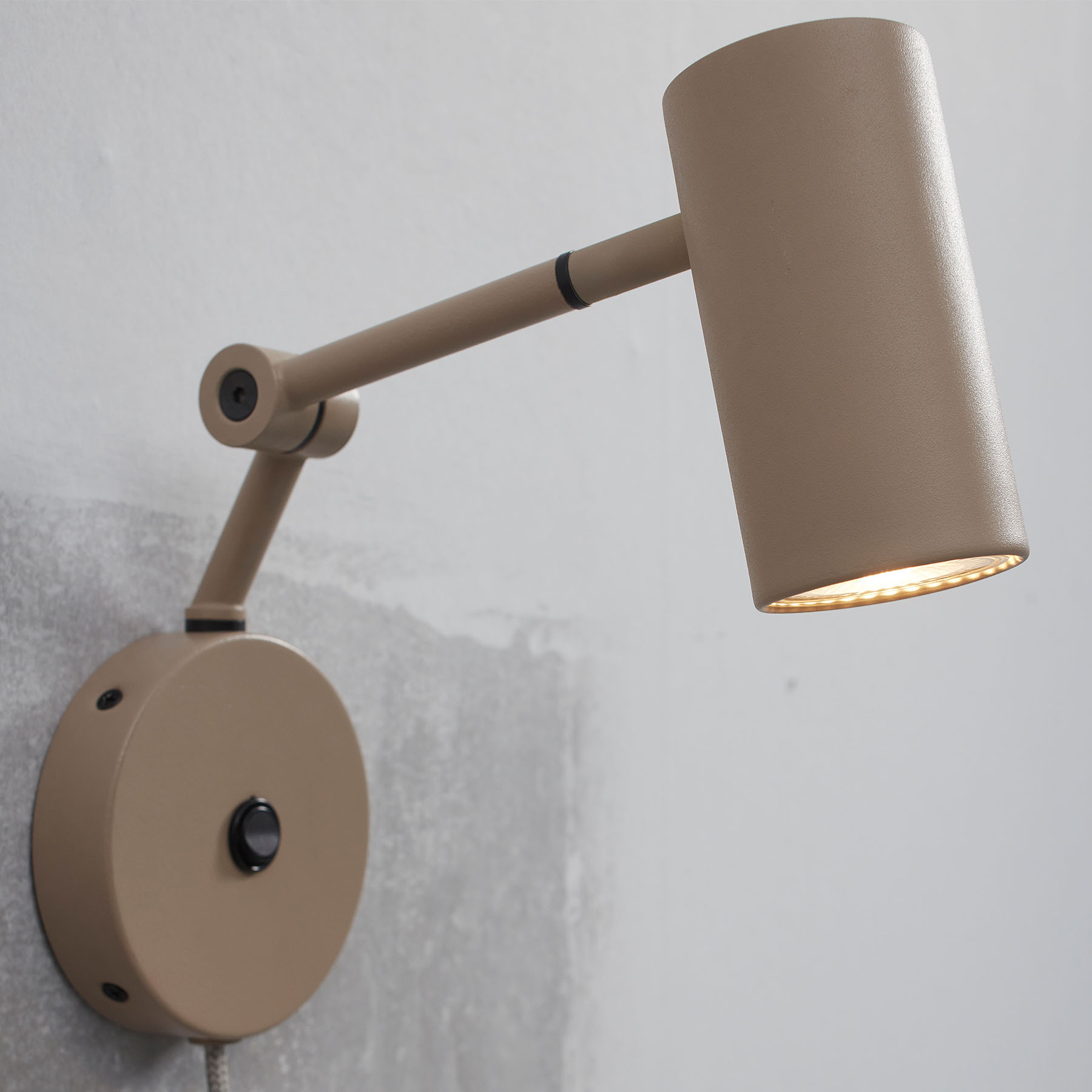 Adjustable Spotlight Wall Light with Three Joints
