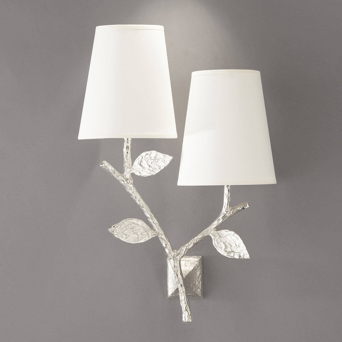 Zweiflammige Bronzeguss-Wandleuchte FLORA DOUBLE mit Textilschirm