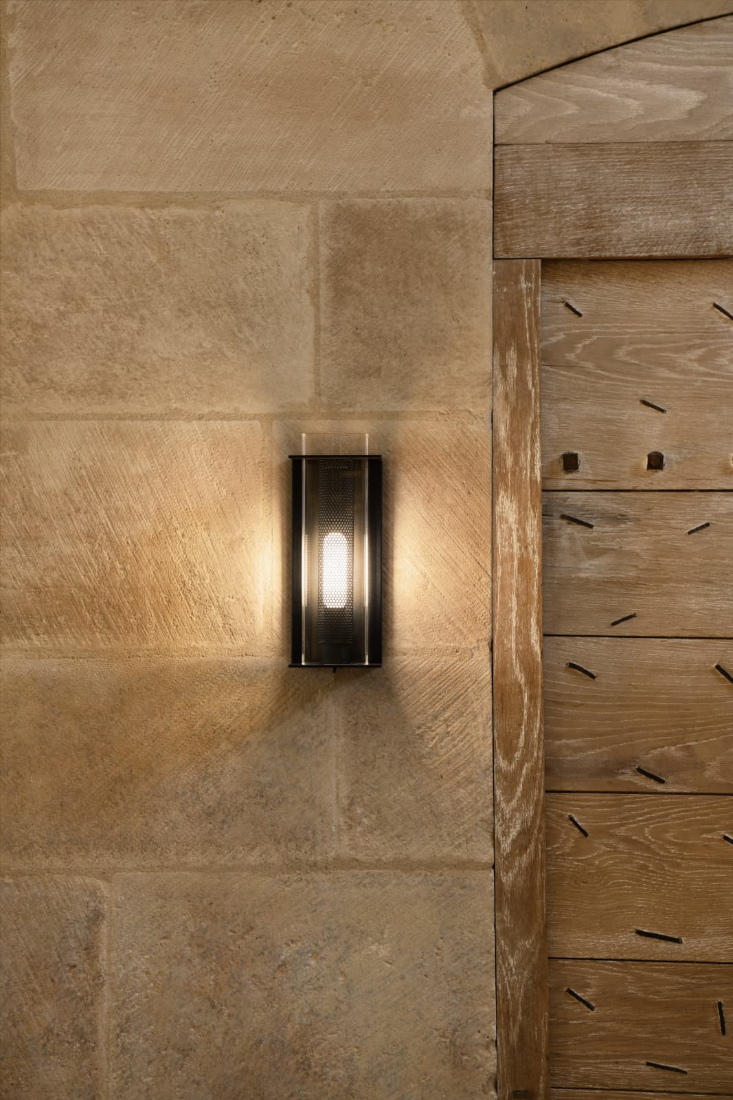 Slim Wall Light with Perforated Cover QUADRATUBE W1, Fig. 8