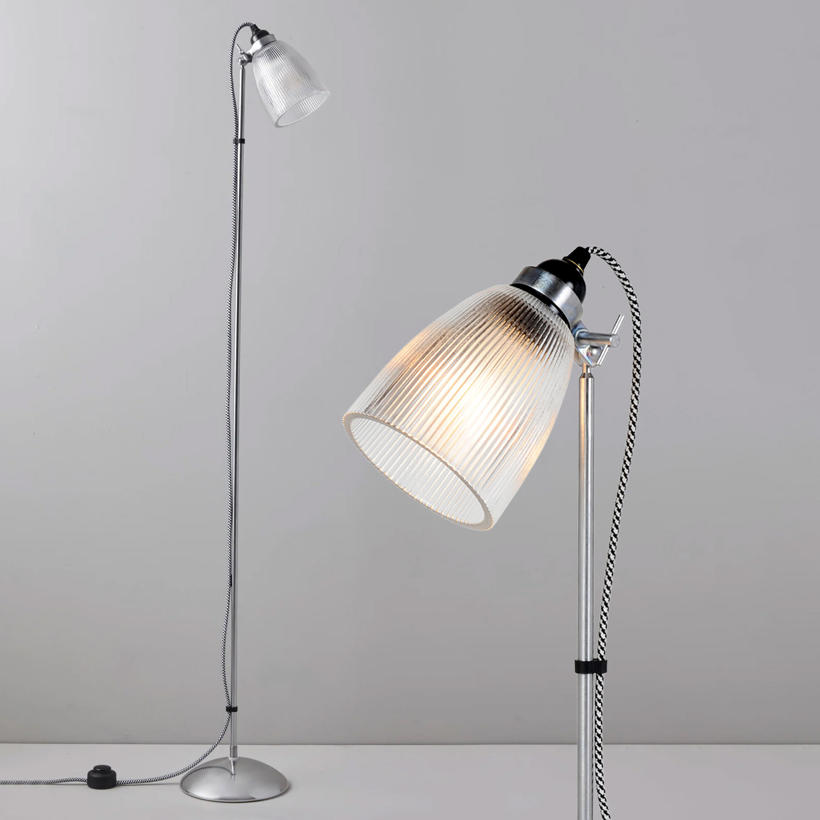 Floor lamp PRIMO with prismatic holophane glass, Fig. 2
